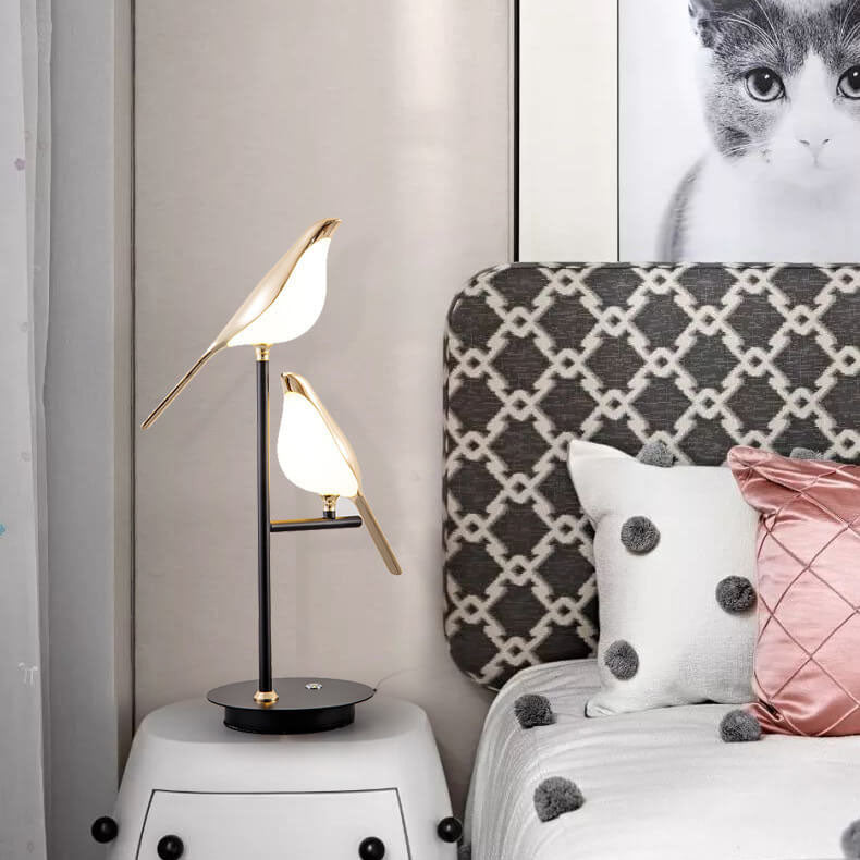 Nordic Minimalist LED Table Lamp - Magpie Bird Design