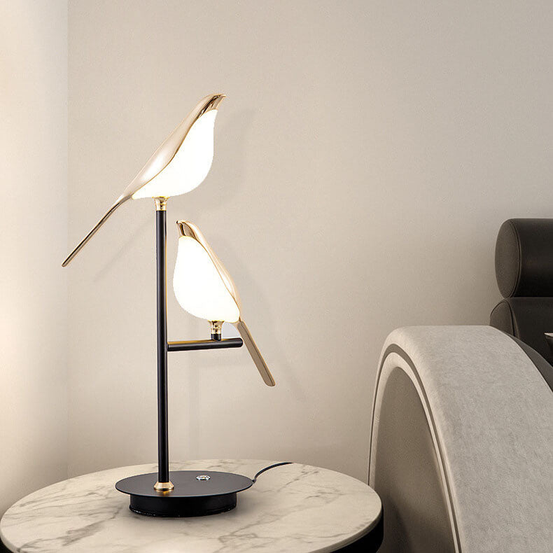 Nordic Minimalist LED Table Lamp - Magpie Bird Design