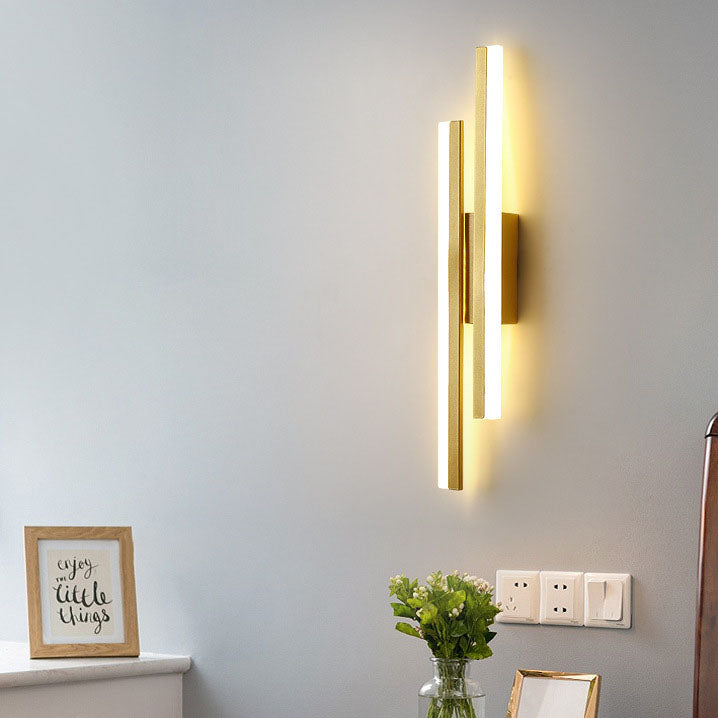 Minimalist Iron & Acrylic LED Wall Sconce