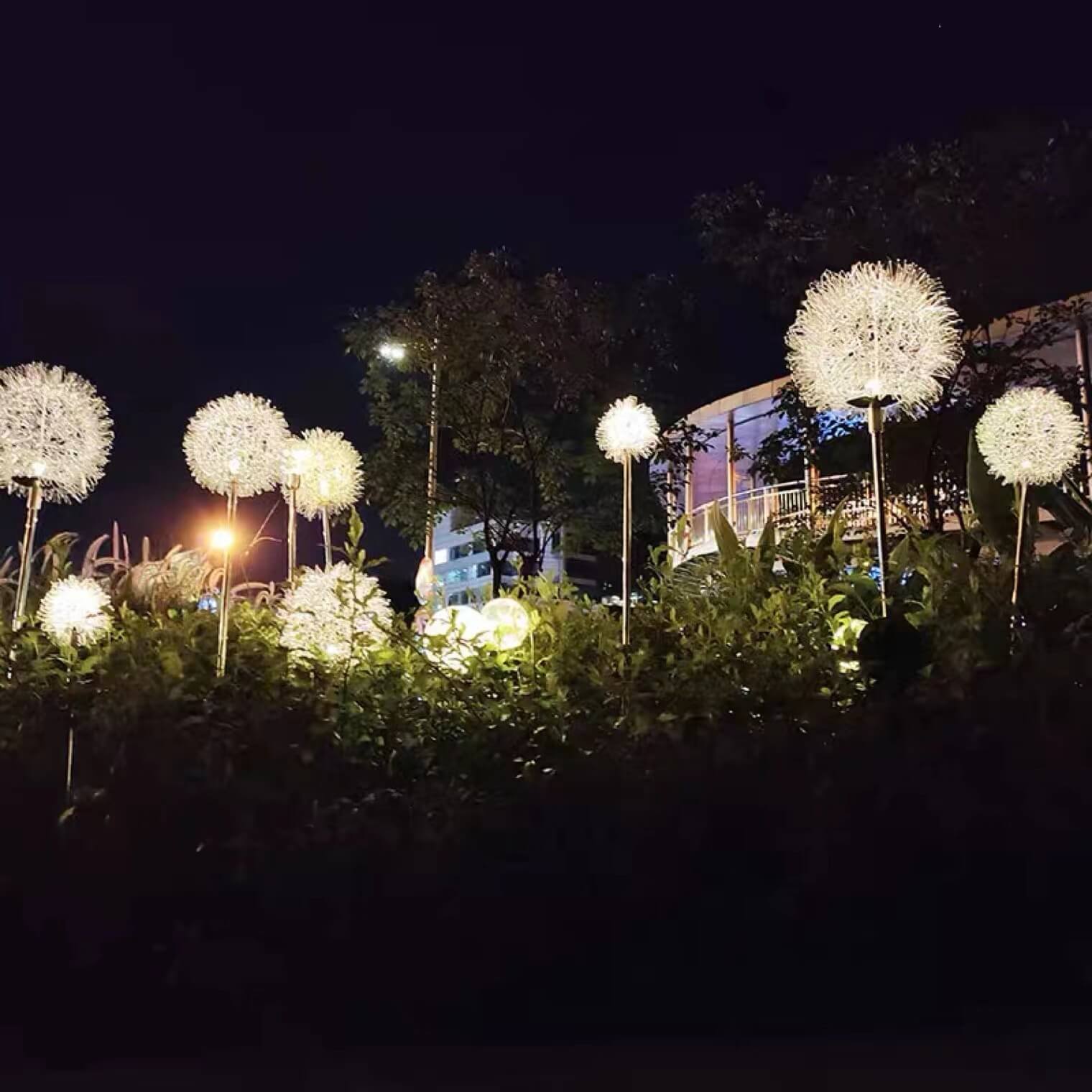 Premium Solar Dandelion LED Garden Light