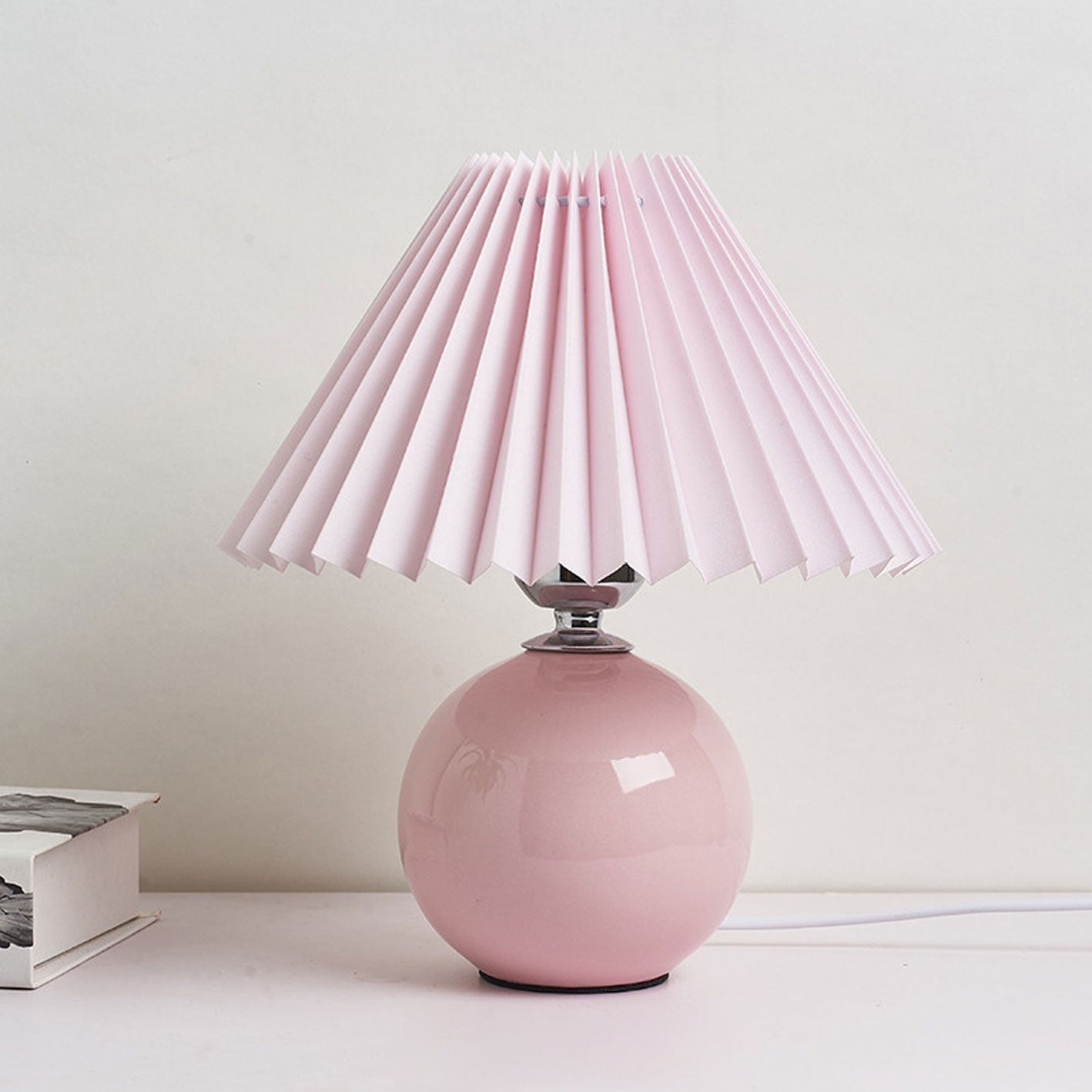 Minimalist Ceramic Pleated Table Lamp