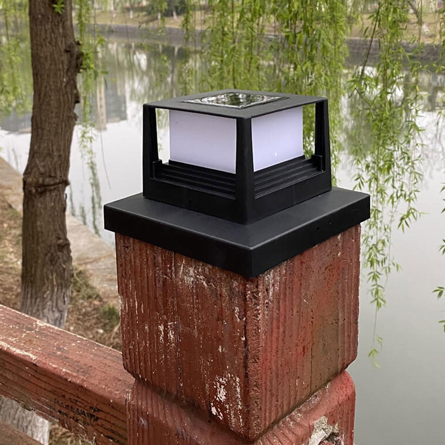 Premium Solar Square Pillar Head Light