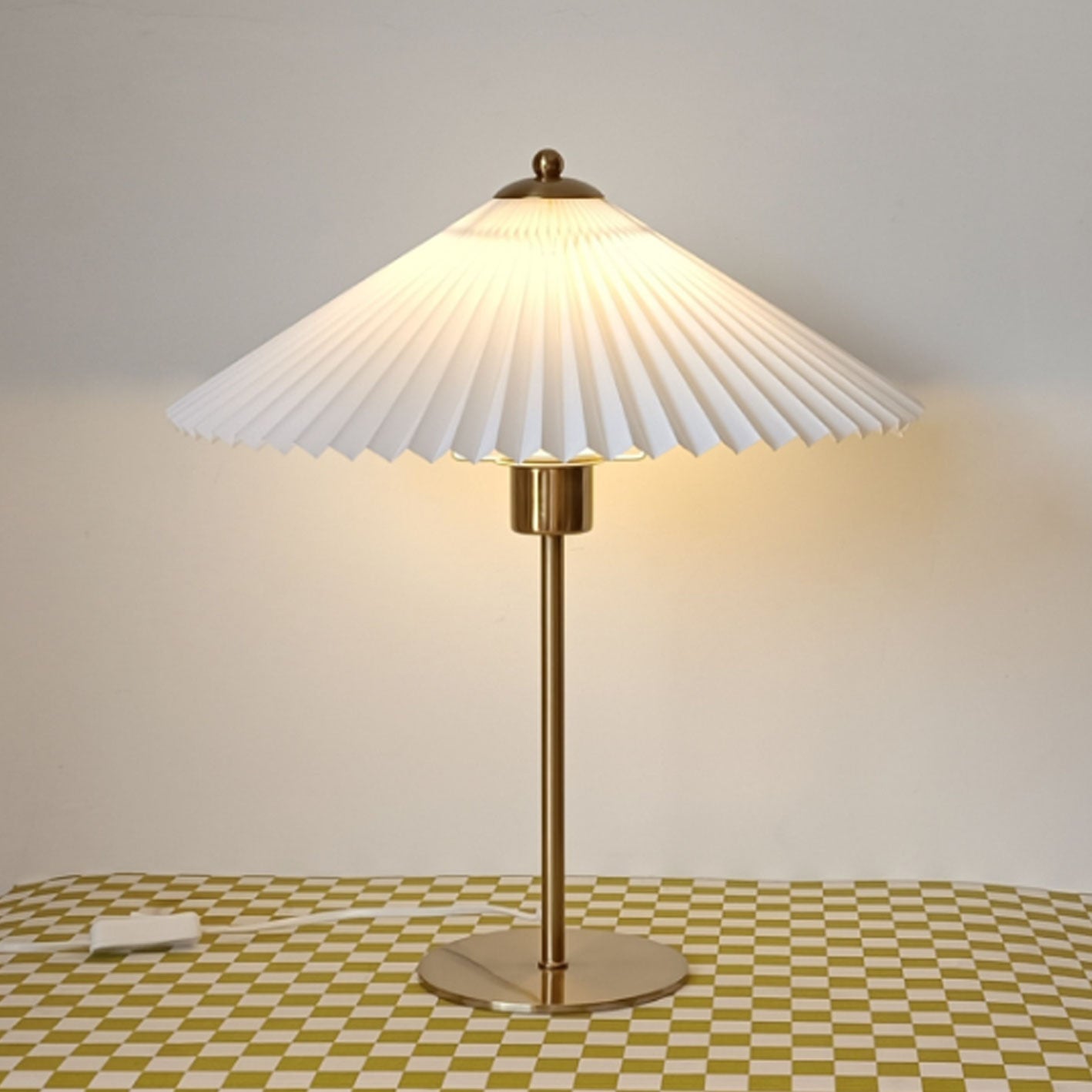 Vintage Pleated Umbrella Table Lamp - 1-Light Design