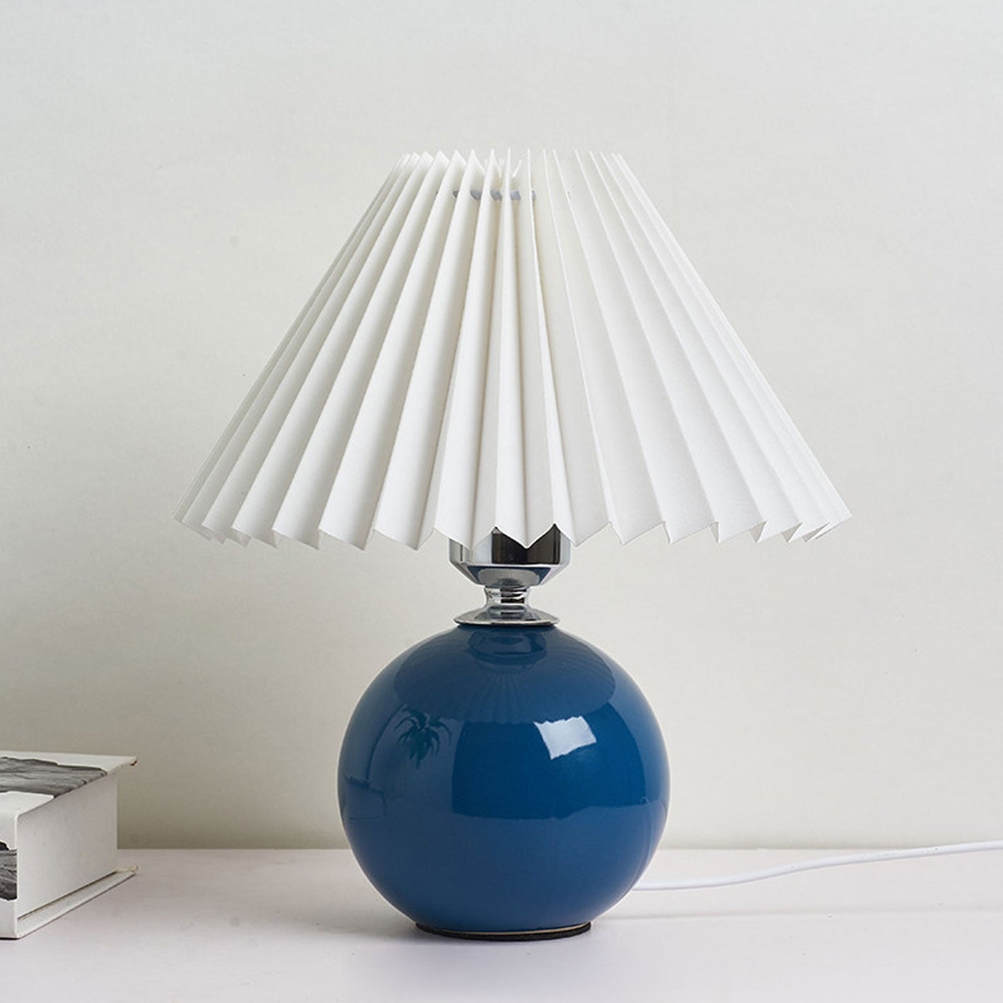 Minimalist Ceramic Pleated Table Lamp