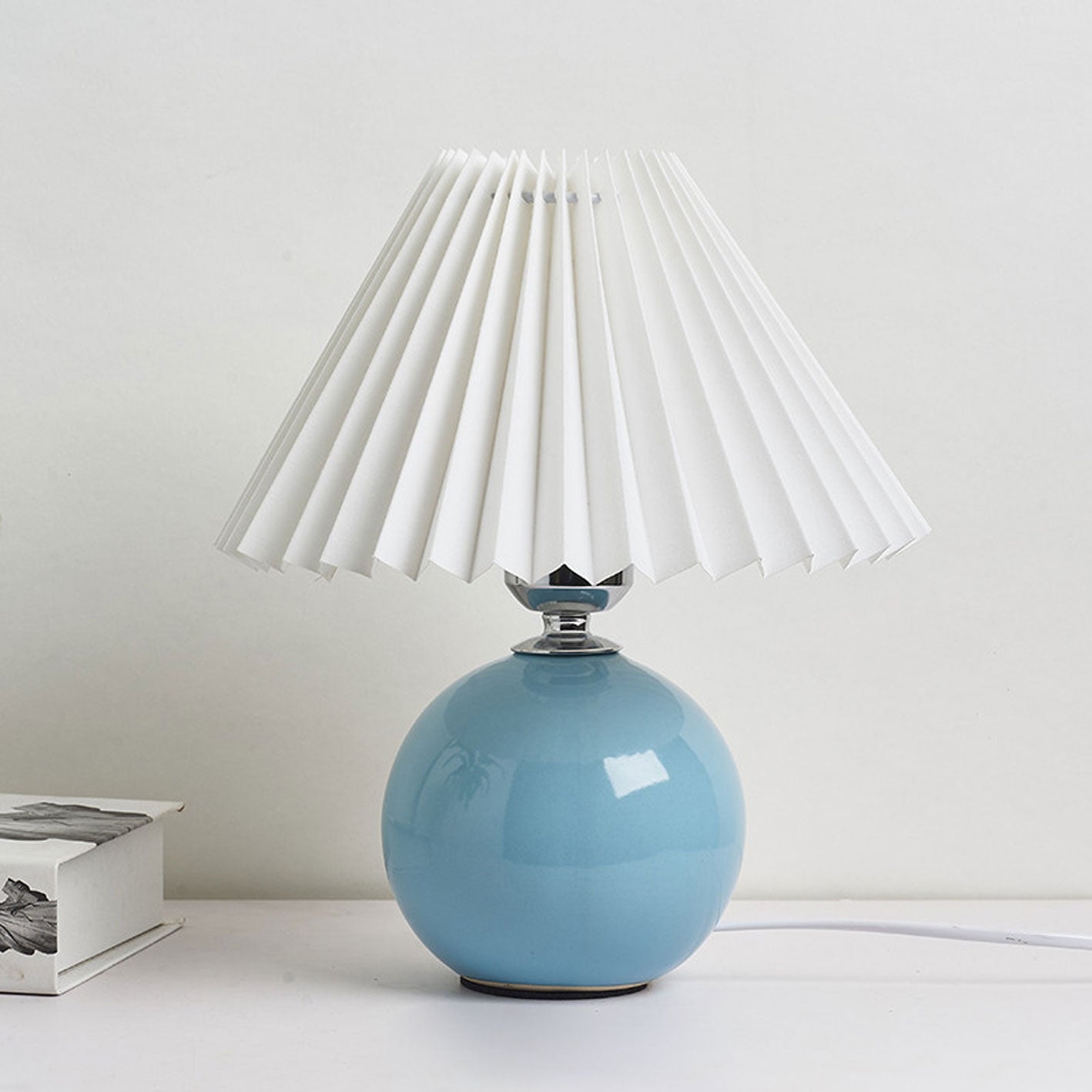 Minimalist Ceramic Pleated Table Lamp