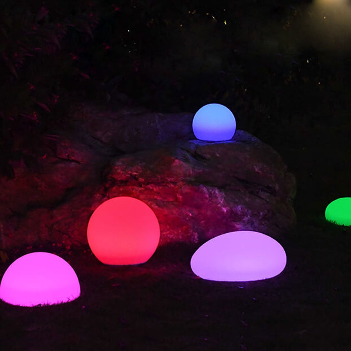 Solar Spherical LED Lawn Light