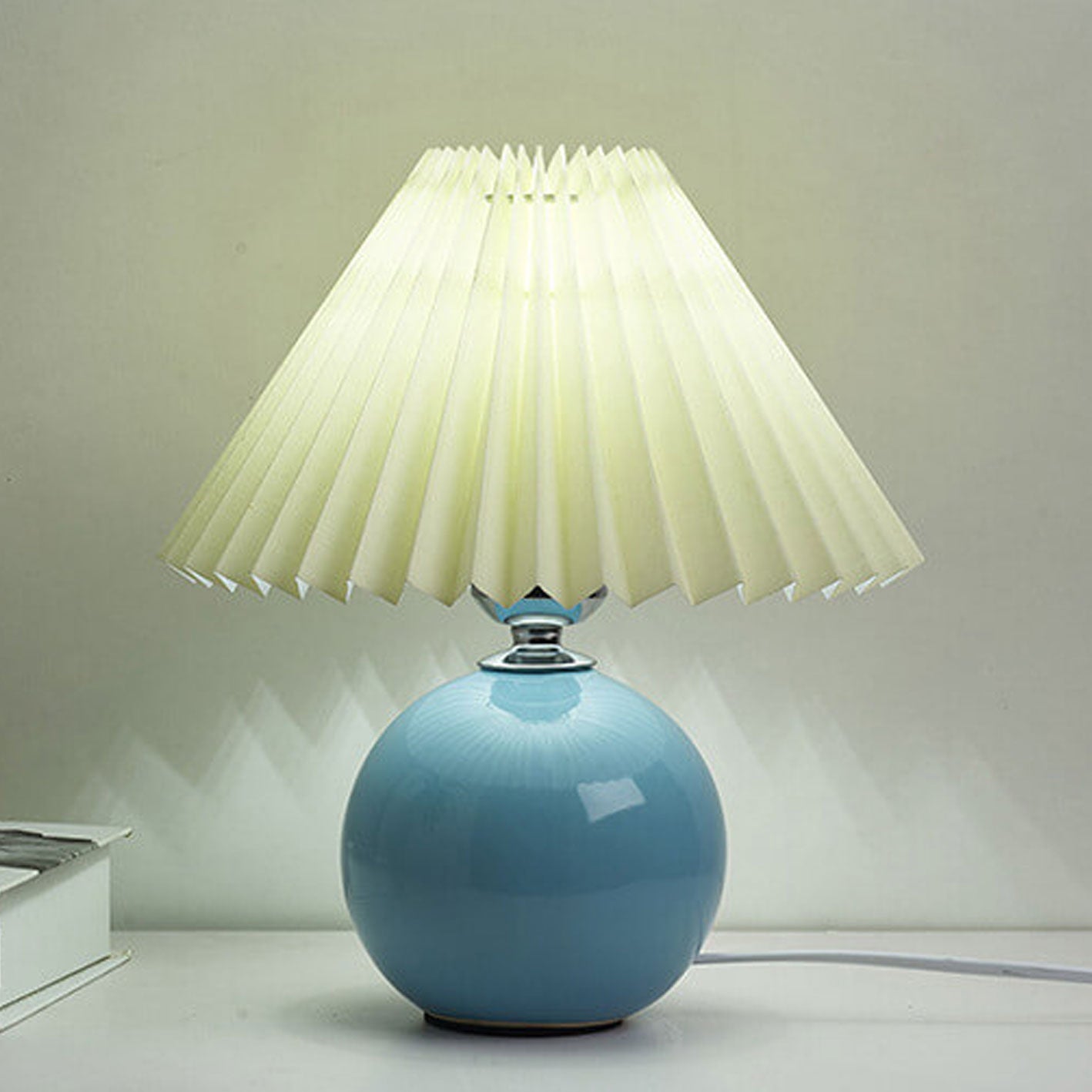 Minimalist Ceramic Pleated Table Lamp