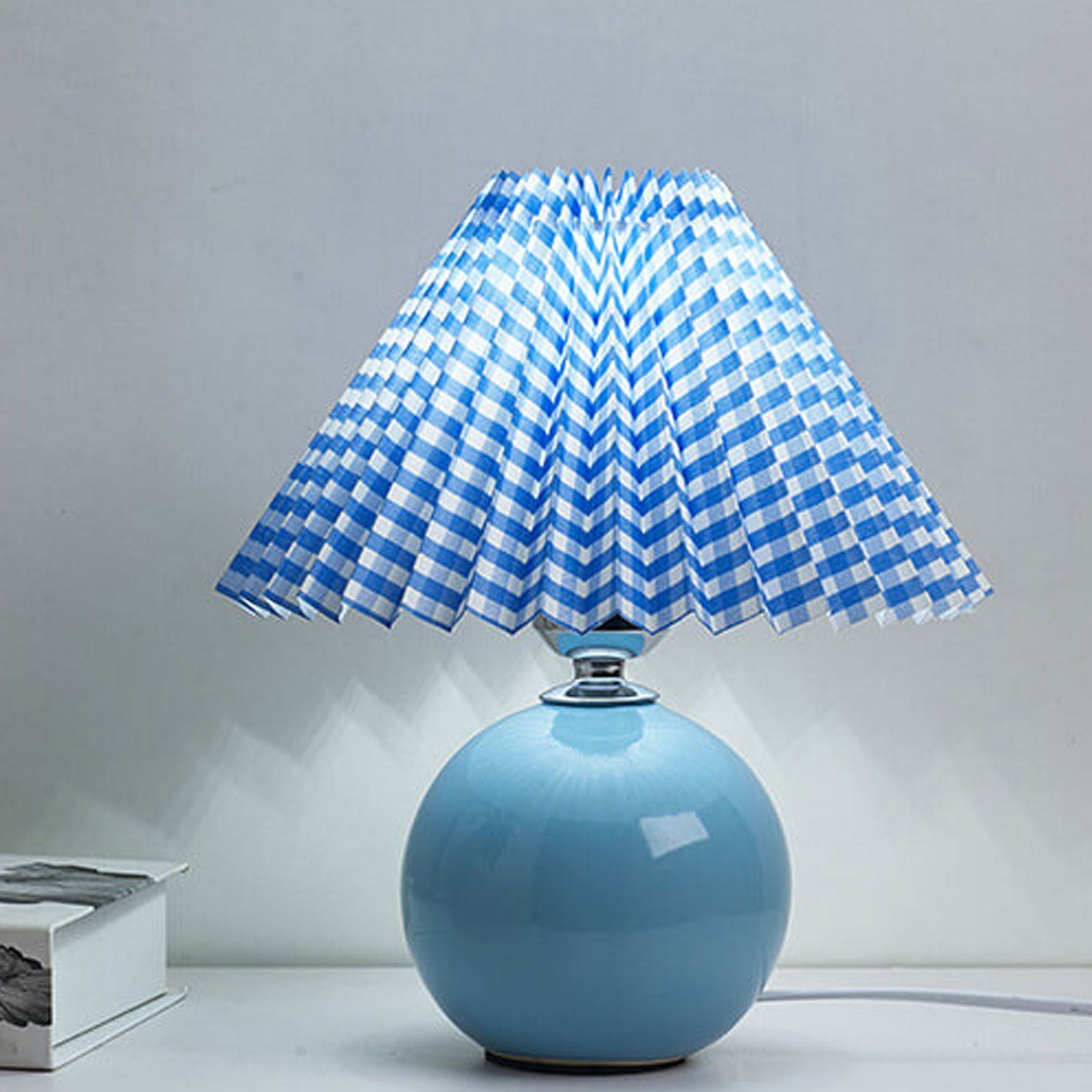Minimalist Ceramic Pleated Table Lamp