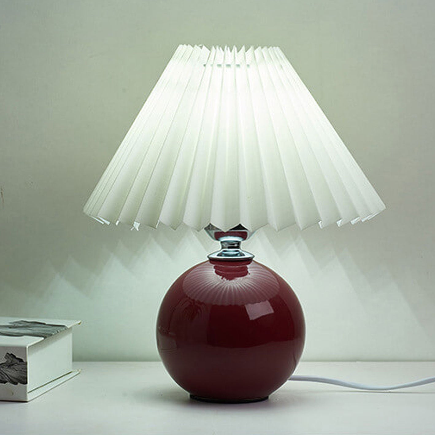 Minimalist Ceramic Pleated Table Lamp