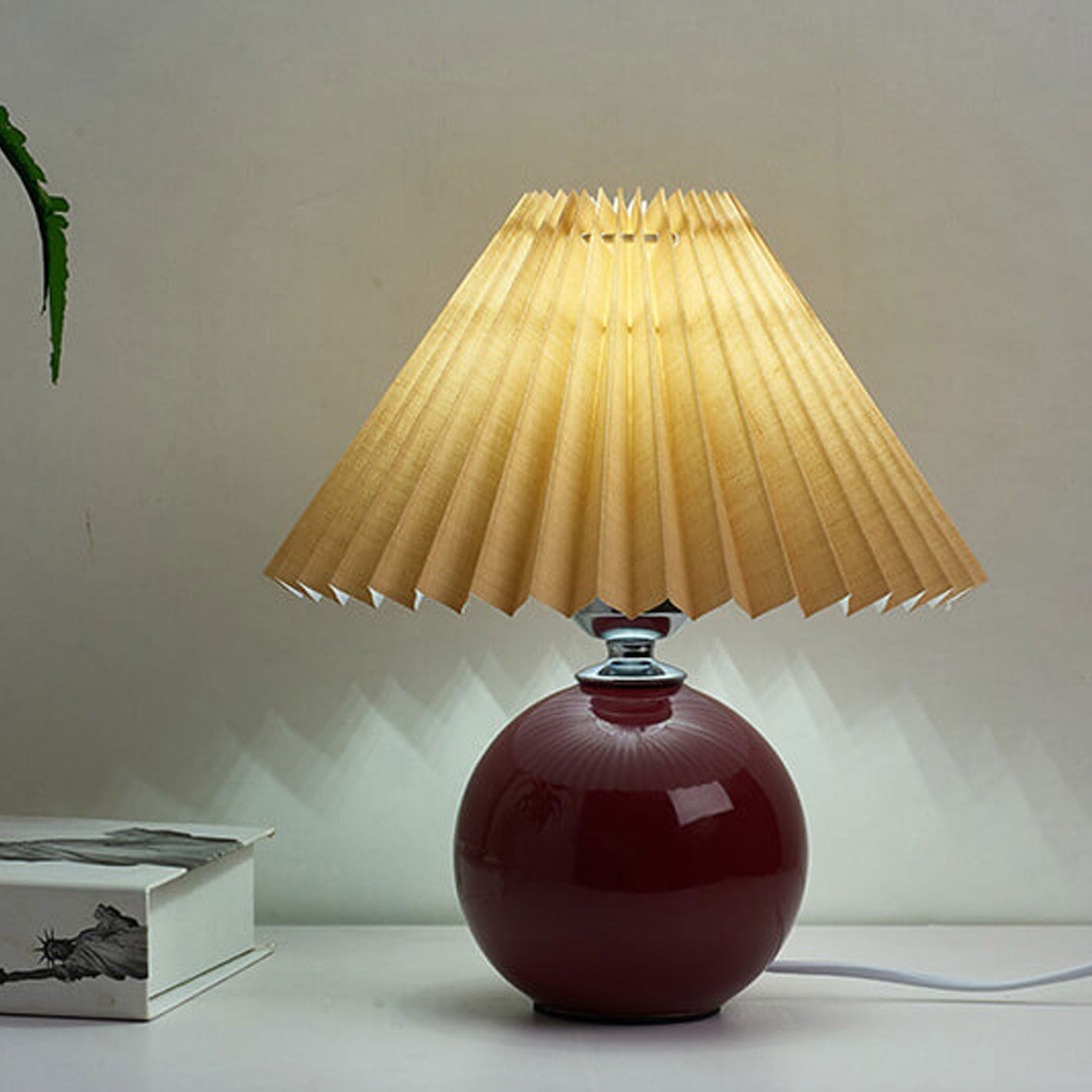 Minimalist Ceramic Pleated Table Lamp