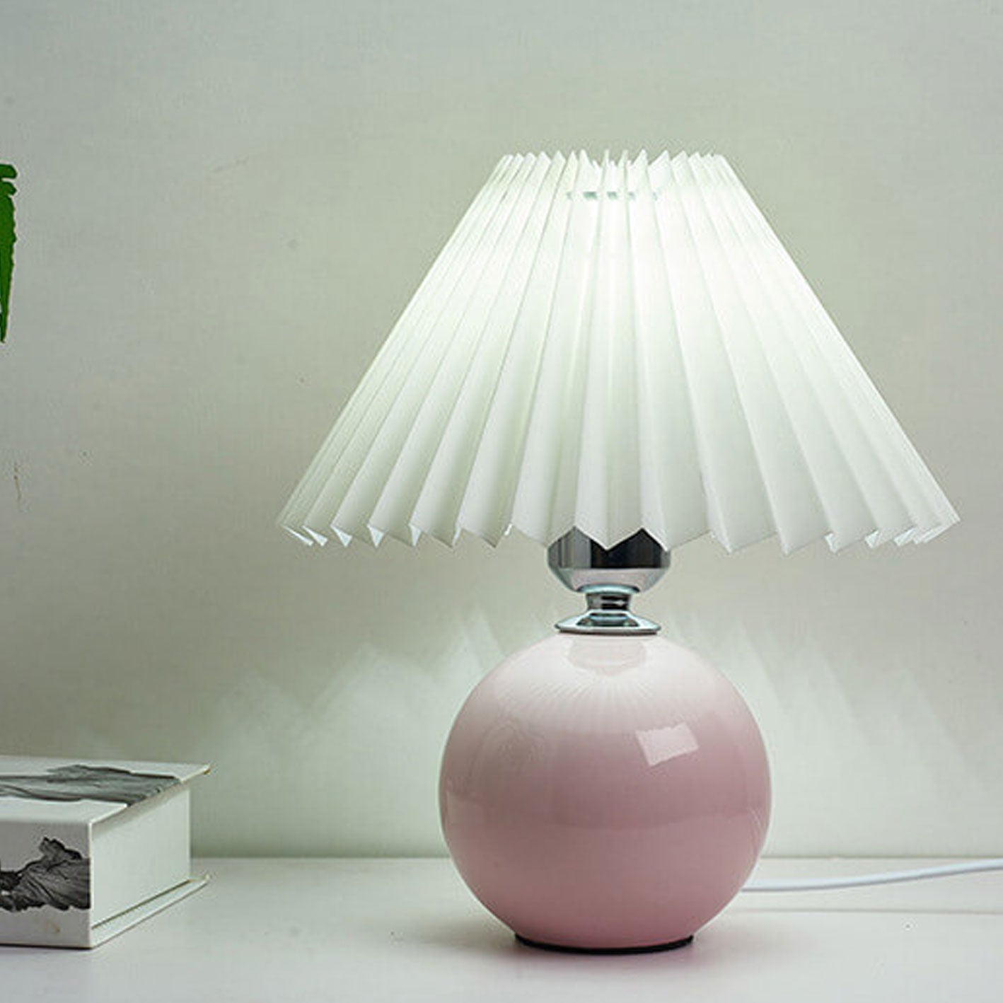 Minimalist Ceramic Pleated Table Lamp