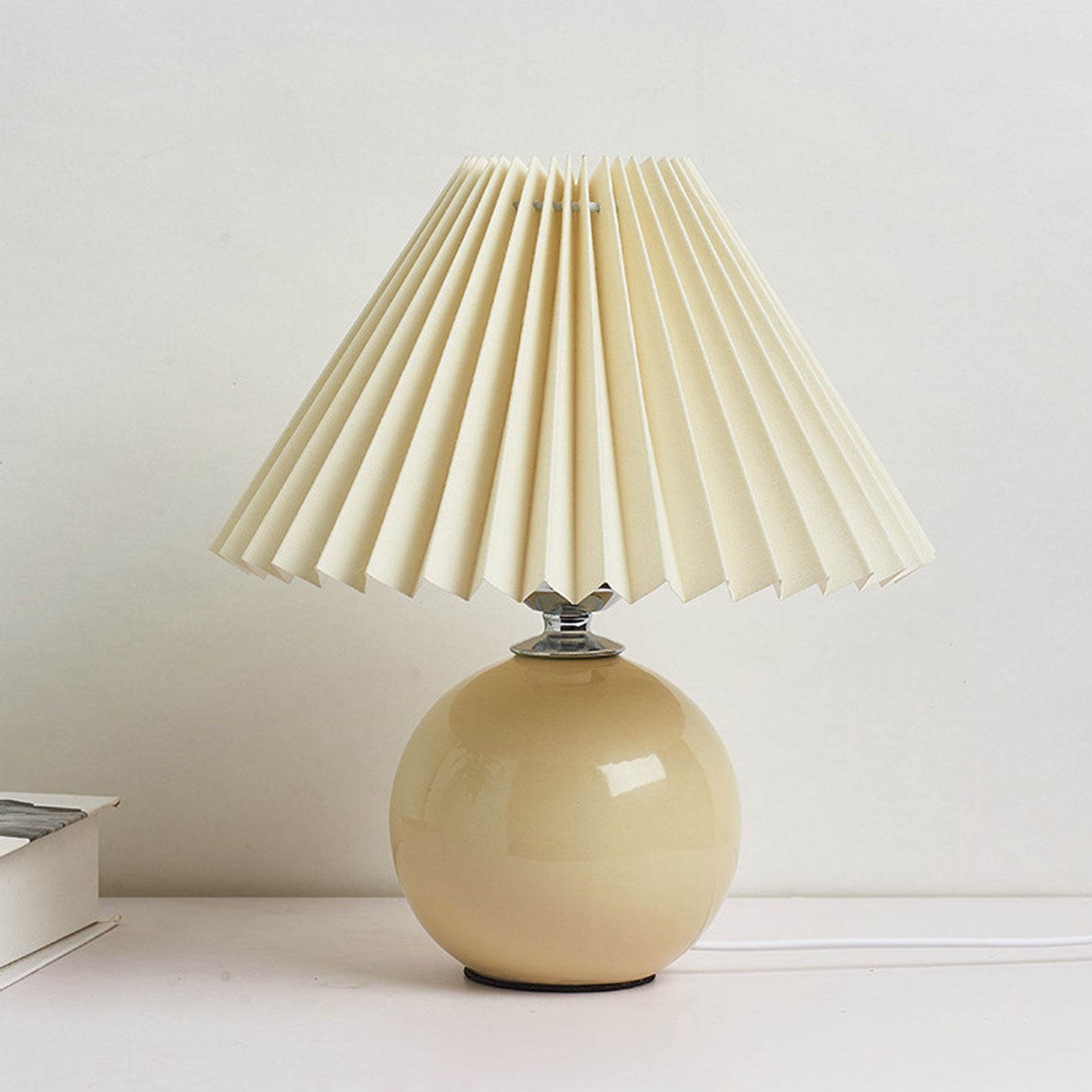 Minimalist Ceramic Pleated Table Lamp