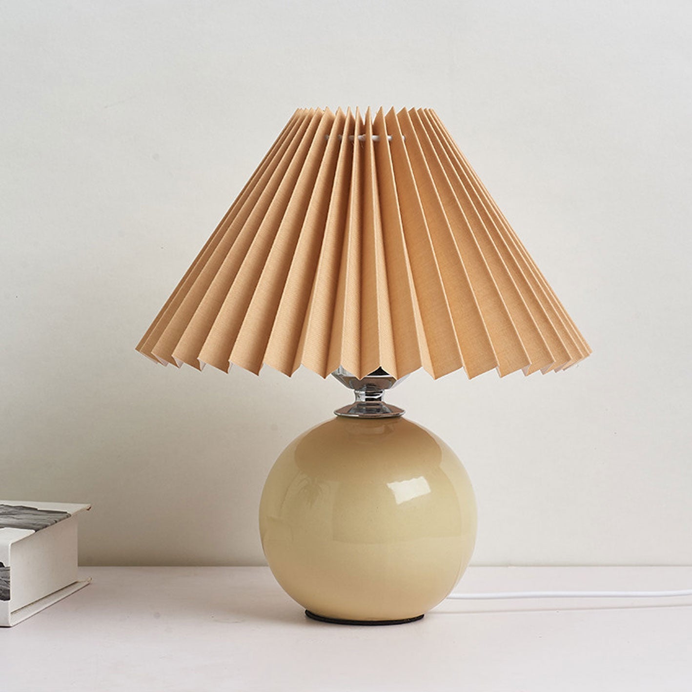 Minimalist Ceramic Pleated Table Lamp