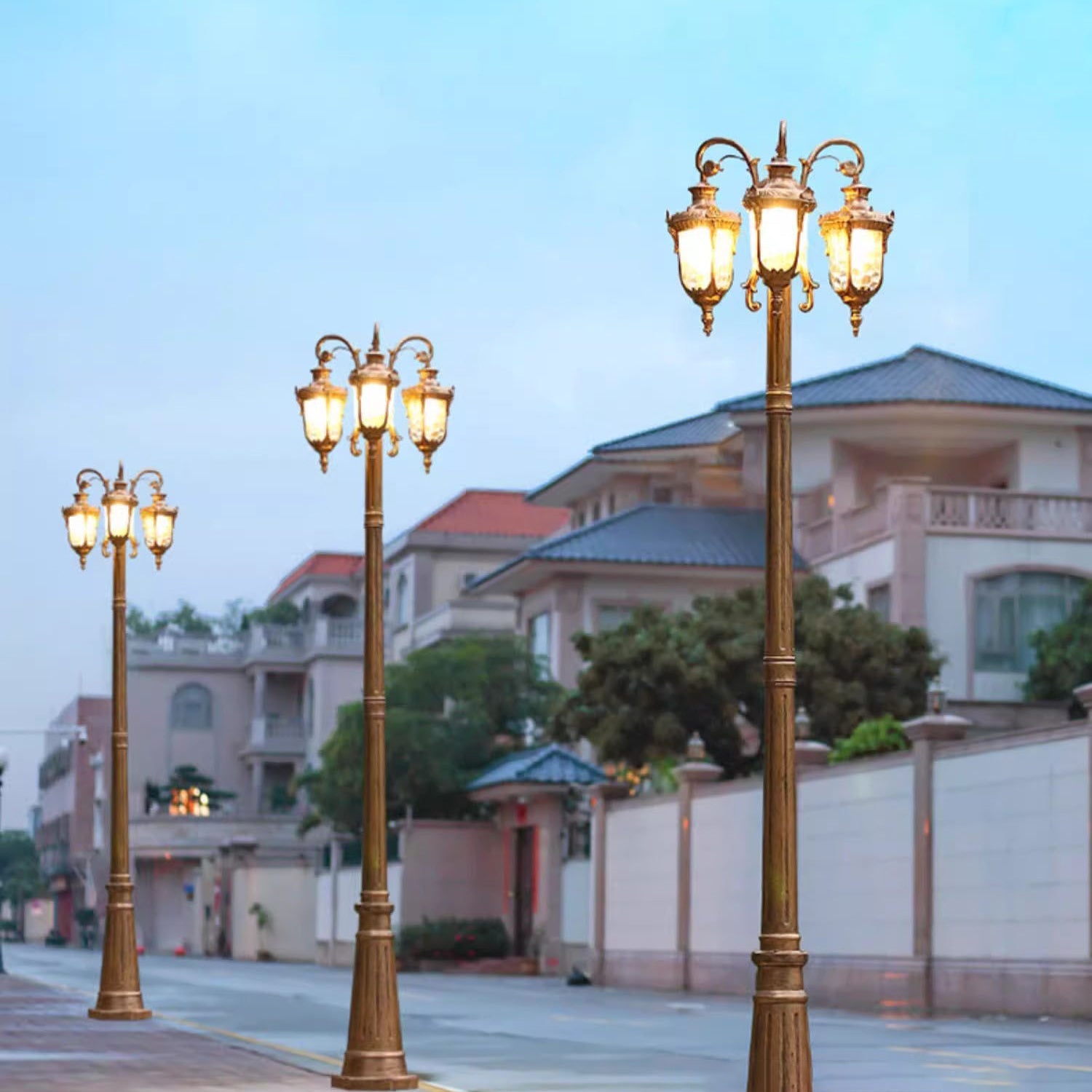 Elegant European Aluminum 3-Light Outdoor Post Lamp