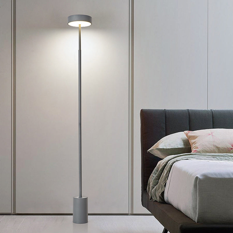 Scandinavian Round Iron LED Floor Lamp for Bedroom