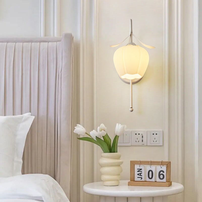 Retro Floral Iron & Glass Sconce
