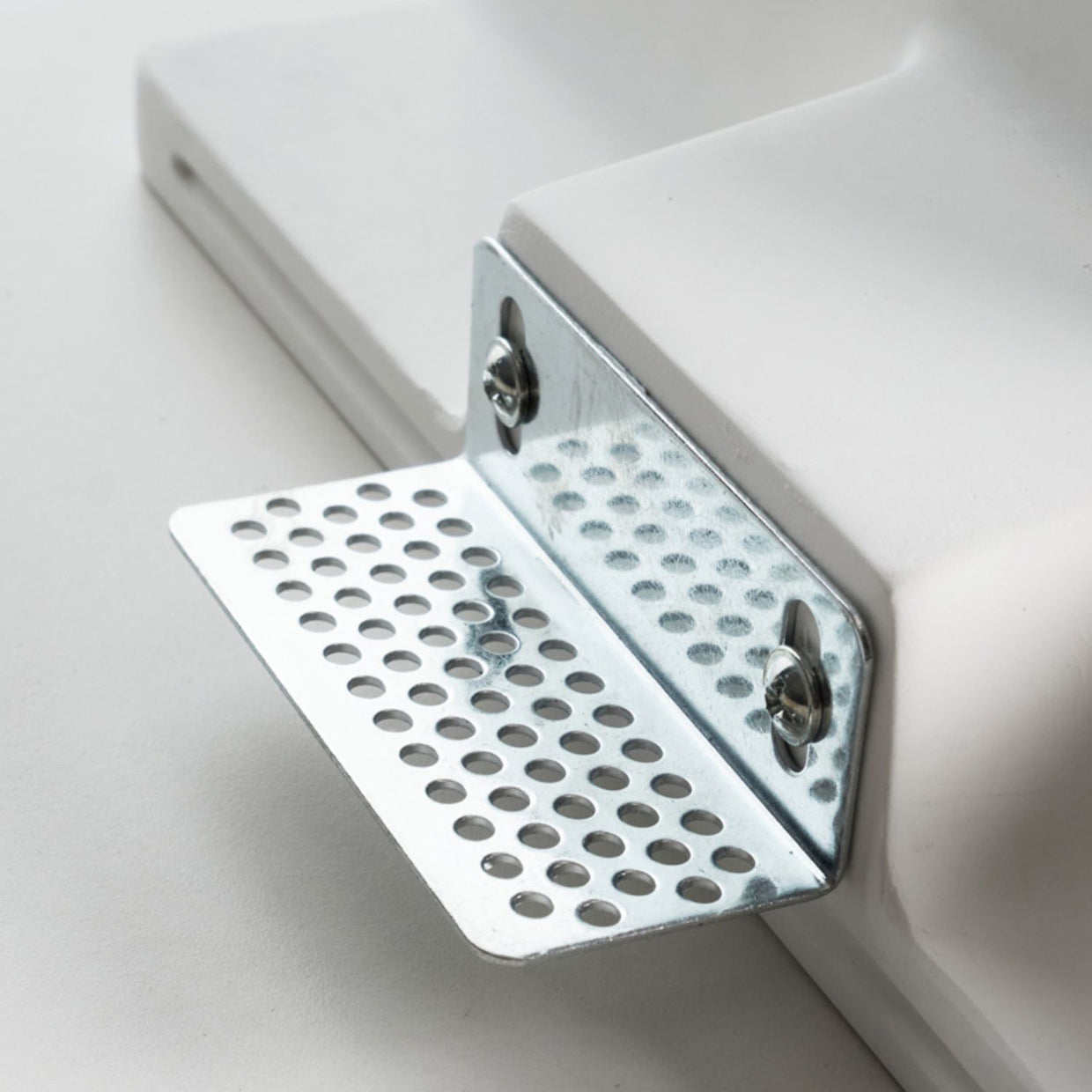Minimalist Round Recessed 1-Light Sconce
