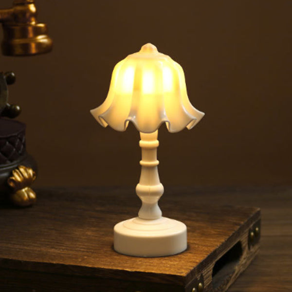 Nordic Style LED Table Lamp with Pleated Flower Design - Battery Operated Night Light for Bedside
