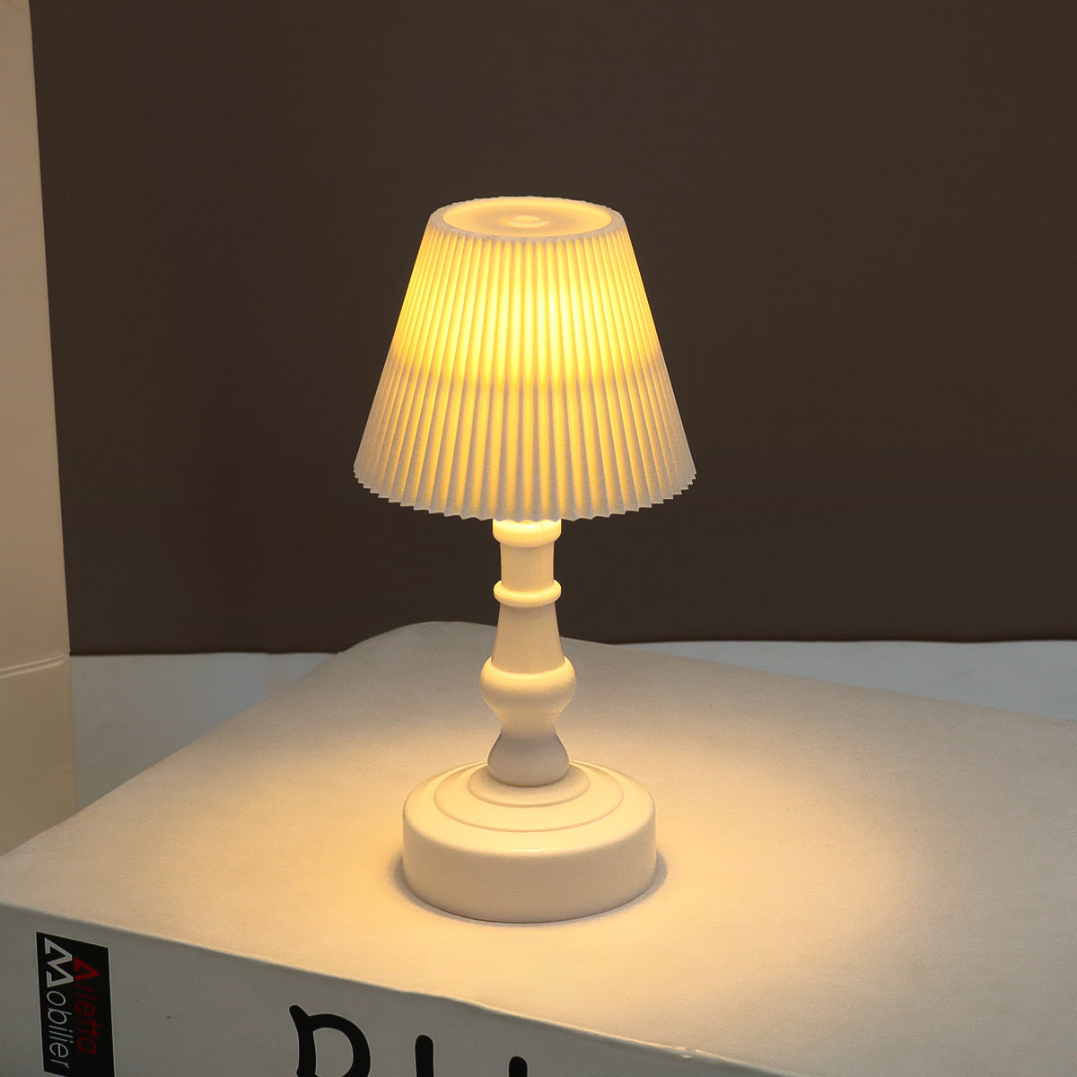 Nordic Style LED Table Lamp with Pleated Flower Design - Battery Operated Night Light for Bedside