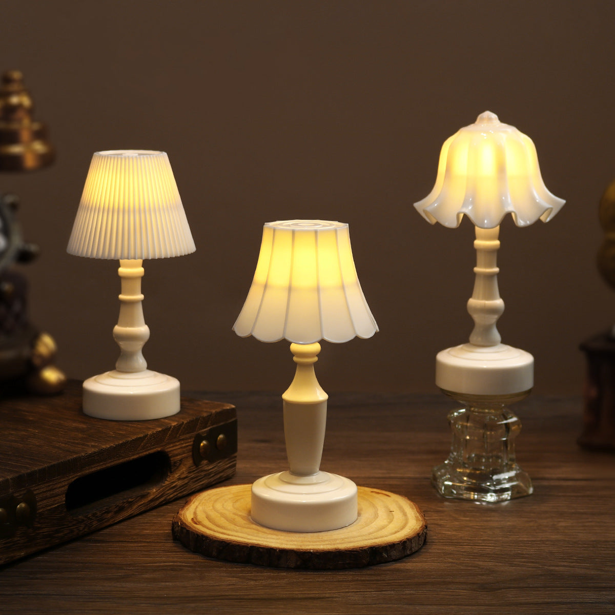 Nordic Style LED Table Lamp with Pleated Flower Design - Battery Operated Night Light for Bedside