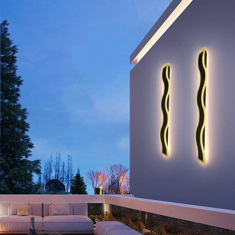 Solar Wave Outdoor LED Wall Sconce