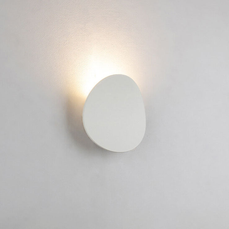 Minimalist Round LED Indoor/Outdoor Sconce