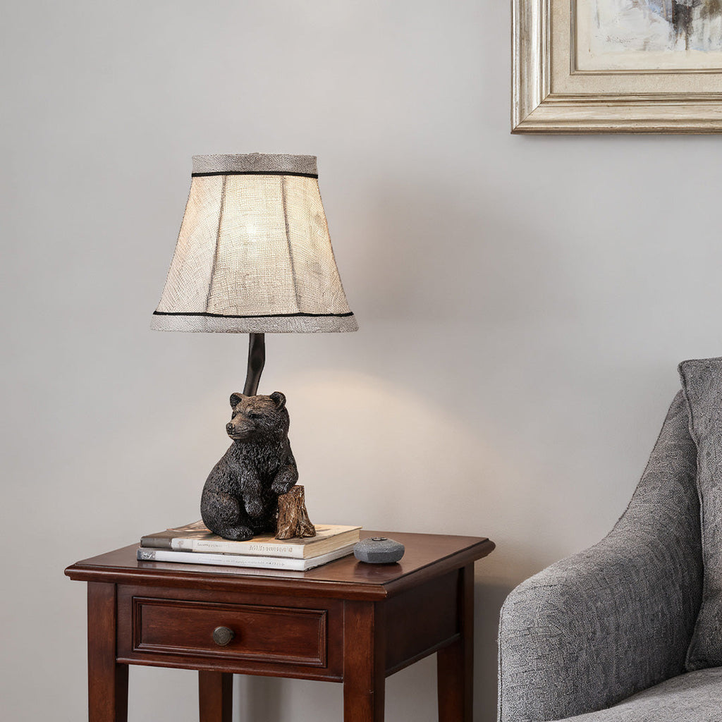 Elegant Bear Resin Table Lamp - European-Style Decorative Light