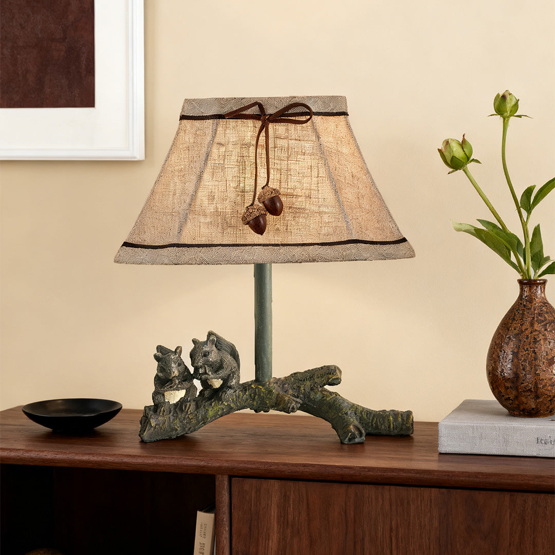 French Style Squirrel Resin Table Lamp - Decorative Atmosphere Lighting