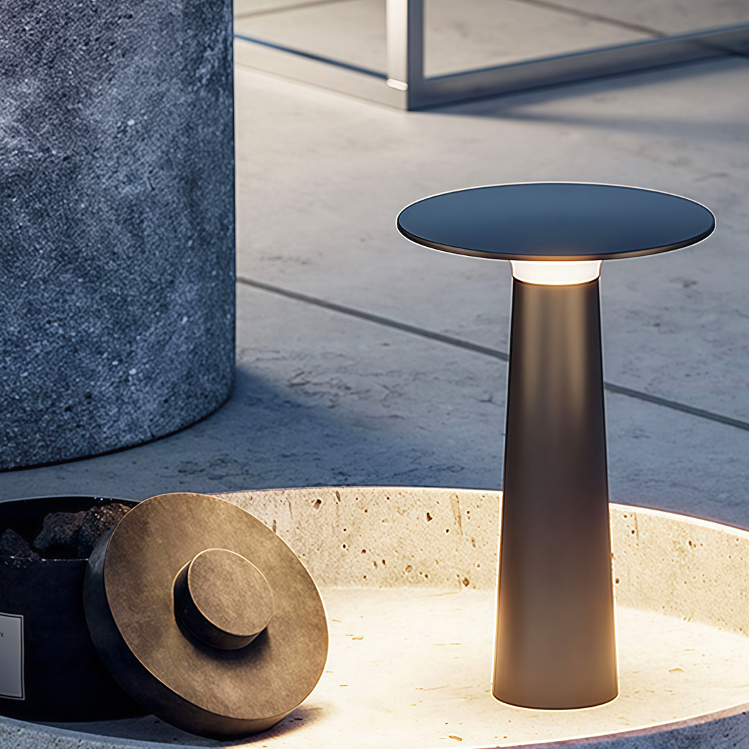 Waterproof Outdoor LED Table Lamp for Garden and Landscape