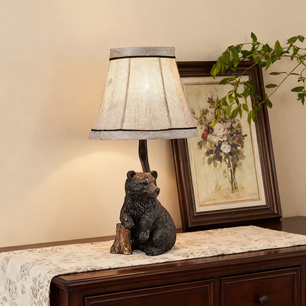 Elegant Bear Resin Table Lamp - European-Style Decorative Light