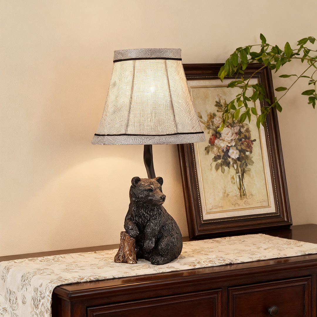 Elegant Bear Resin Table Lamp - European-Style Decorative Light