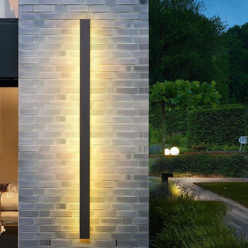 Minimalist Black LED Linear Outdoor Wall Sconce